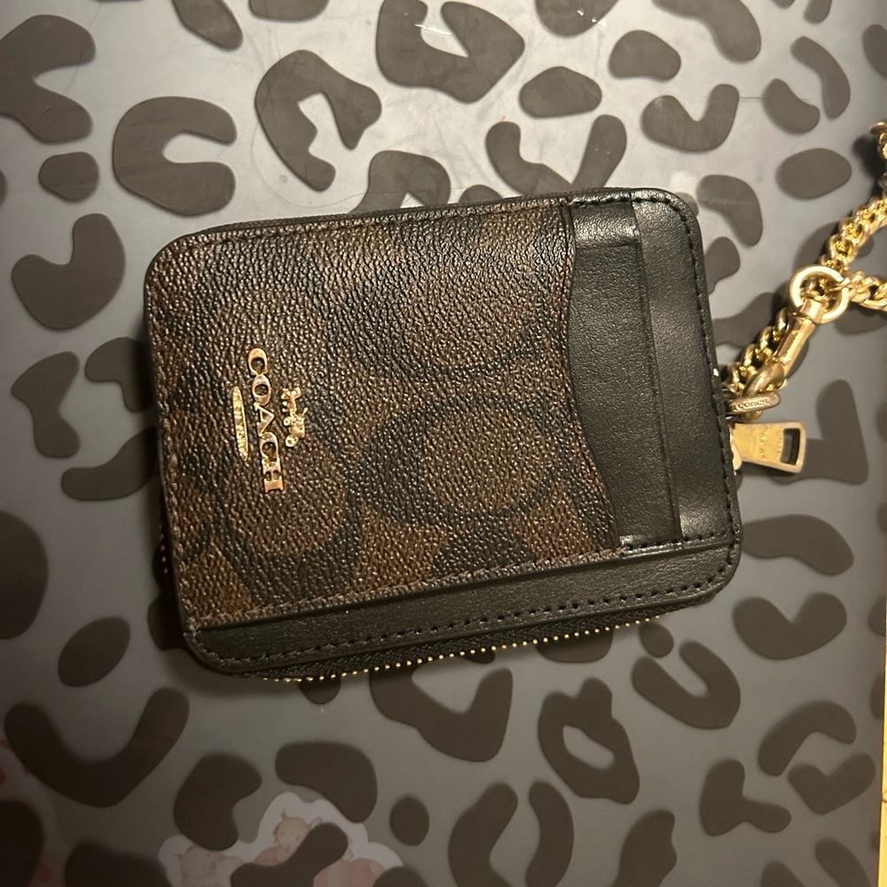 Coach id wallet